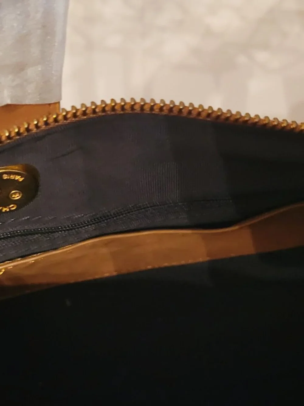 **Suede beauty! Shoulder bag style. No brand. New!